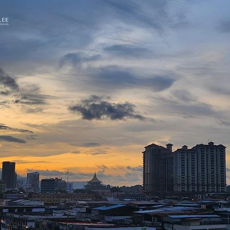Hock Lee Hotel & Residences Кучинг Екстериор снимка