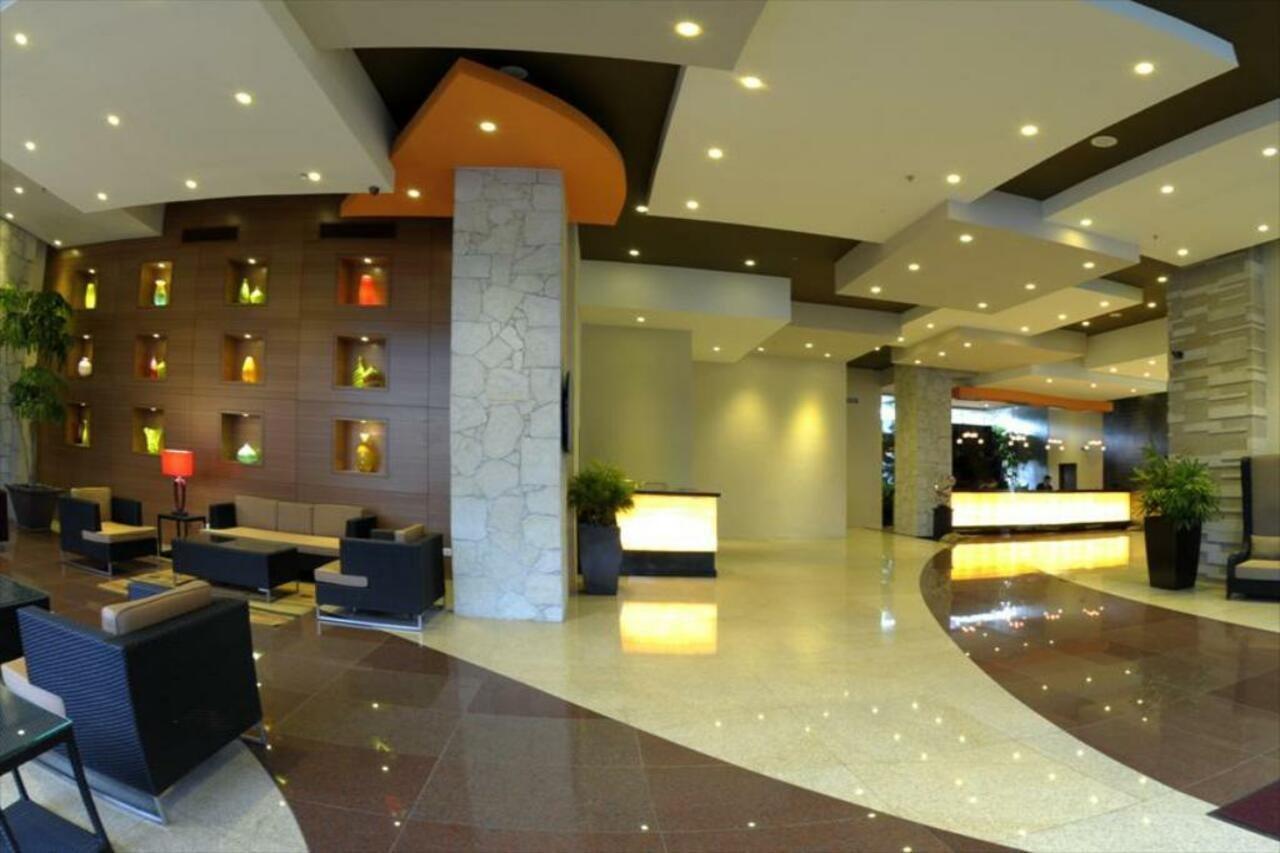 Hock Lee Hotel & Residences Кучинг Екстериор снимка