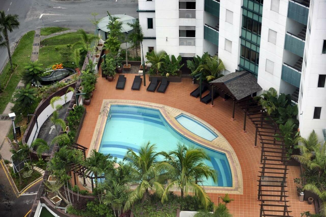 Hock Lee Hotel & Residences Кучинг Екстериор снимка