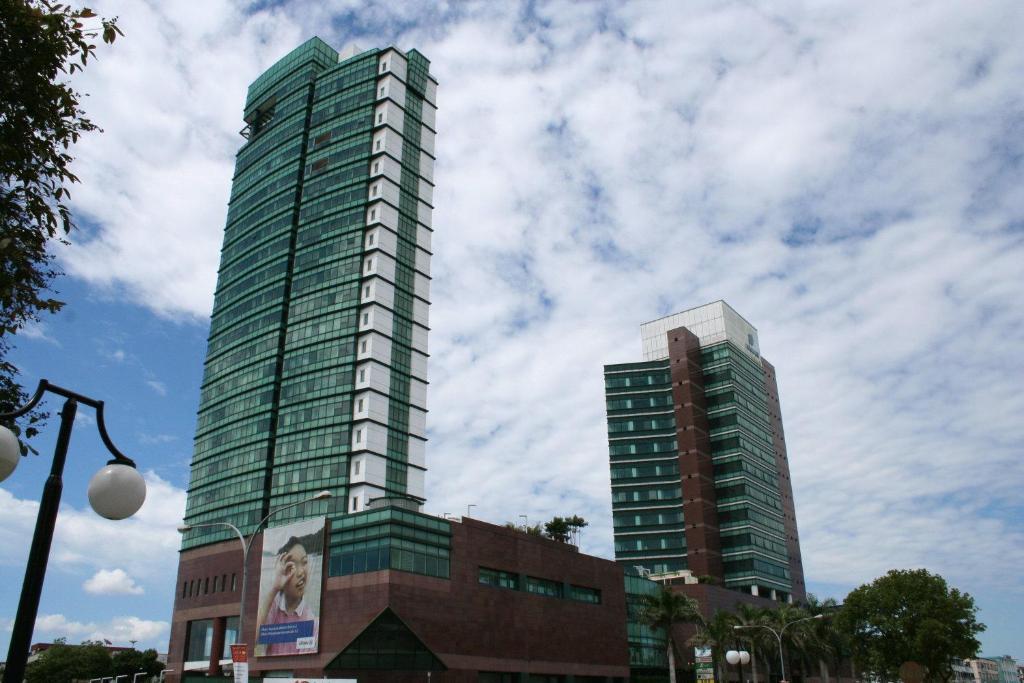 Hock Lee Hotel & Residences Кучинг Екстериор снимка