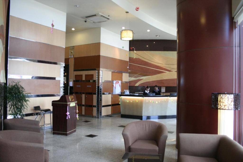 Hock Lee Hotel & Residences Кучинг Екстериор снимка