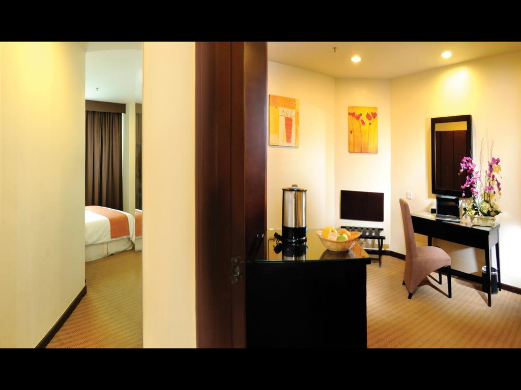 Hock Lee Hotel & Residences Кучинг Екстериор снимка